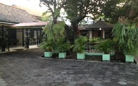 Indrakila Hotel  3*